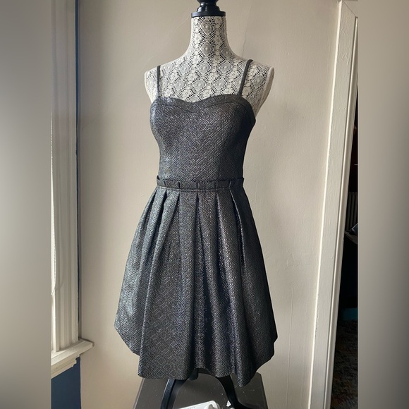 Bustier Dress GUESS size 6 US Metalic grey - Picture 3 of 9